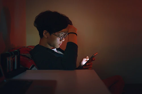 SmartphoneMentalHealth_500x333-(1).jpg